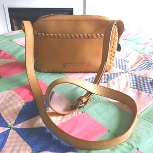 Lucky Brand Leather Crossbody 🌼🌸